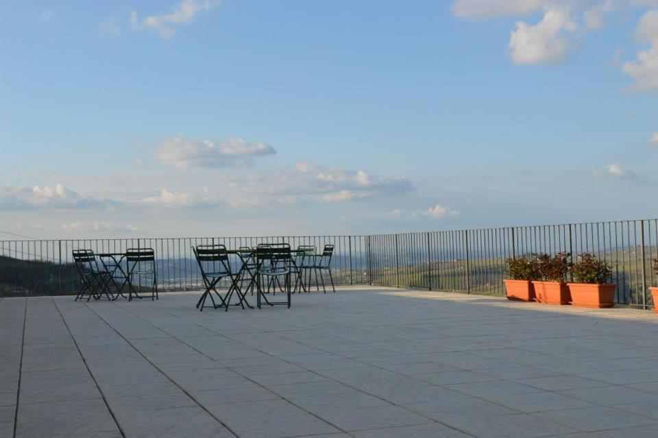 Agriturismo Cascina Rabalot ดิอาโนดัลบา ภายนอก รูปภาพ