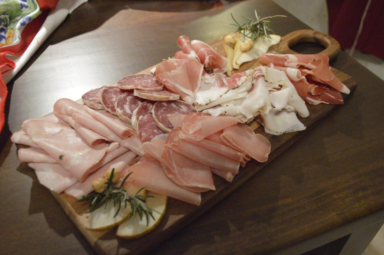 Agriturismo Cascina Rabalot ดิอาโนดัลบา ภายนอก รูปภาพ